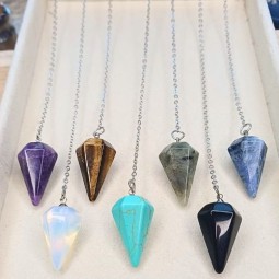 Pendule en pierre naturelle...